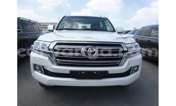 Acheter Import Voiture Toyota Land Cruiser Blanc à Import - Dubai, Malawi Acheter Import Voiture Toyota Land Cruiser Blanc à Import - Dubai, Malawi