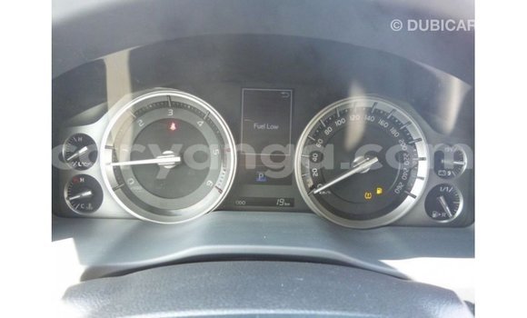 Acheter Import Voiture Toyota Land Cruiser Blanc à Import - Dubai, Malawi Acheter Import Voiture Toyota Land Cruiser Blanc à Import - Dubai, Malawi