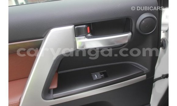 Acheter Import Voiture Toyota Land Cruiser Blanc à Import - Dubai, Malawi Acheter Import Voiture Toyota Land Cruiser Blanc à Import - Dubai, Malawi