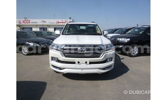 Acheter Import Voiture Toyota Land Cruiser Blanc à Import - Dubai, Malawi Acheter Import Voiture Toyota Land Cruiser Blanc à Import - Dubai, Malawi