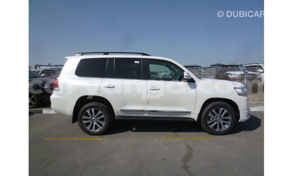Acheter Import Voiture Toyota Land Cruiser Blanc à Import - Dubai, Malawi Acheter Import Voiture Toyota Land Cruiser Blanc à Import - Dubai, Malawi