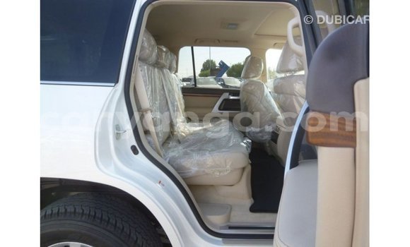 Acheter Import Voiture Toyota Land Cruiser Blanc à Import - Dubai, Malawi Acheter Import Voiture Toyota Land Cruiser Blanc à Import - Dubai, Malawi