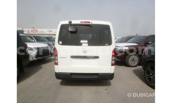 Acheter Import Voiture Toyota Hiace Blanc à Import - Dubai, Malawi Acheter Import Voiture Toyota Hiace Blanc à Import - Dubai, Malawi