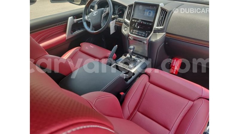 Big with watermark d5cb99f3 1437 4c5e ba7d e93aceb01bc8