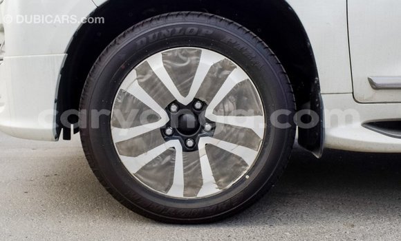 Acheter Import Voiture Toyota Land Cruiser Noir à Import - Dubai, Malawi Acheter Import Voiture Toyota Land Cruiser Noir à Import - Dubai, Malawi