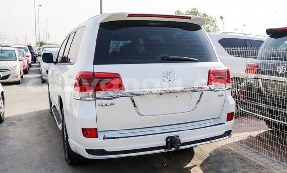 Buy Import Toyota Land Cruiser White Car in Import - Dubai in Malawi Buy Import Toyota Land Cruiser White Car in Import - Dubai in Malawi