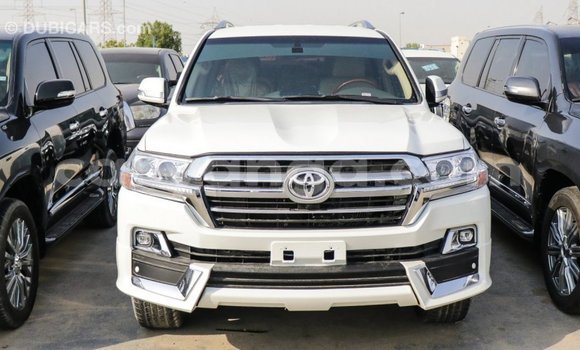 Buy Import Toyota Land Cruiser White Car in Import - Dubai in Malawi Buy Import Toyota Land Cruiser White Car in Import - Dubai in Malawi