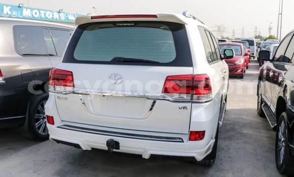 Buy Import Toyota Land Cruiser White Car in Import - Dubai in Malawi Buy Import Toyota Land Cruiser White Car in Import - Dubai in Malawi