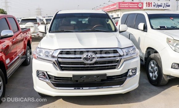 Buy Import Toyota Land Cruiser White Car in Import - Dubai in Malawi Buy Import Toyota Land Cruiser White Car in Import - Dubai in Malawi