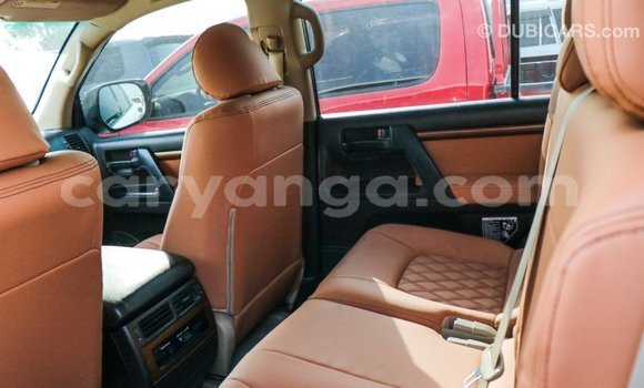 Buy Import Toyota Land Cruiser White Car in Import - Dubai in Malawi Buy Import Toyota Land Cruiser White Car in Import - Dubai in Malawi