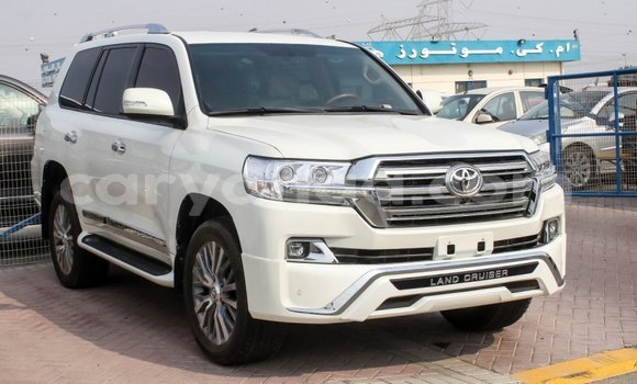 Buy Import Toyota Land Cruiser White Car in Import - Dubai in Malawi Buy Import Toyota Land Cruiser White Car in Import - Dubai in Malawi