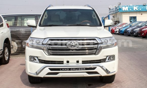 Buy Import Toyota Land Cruiser White Car in Import - Dubai in Malawi Buy Import Toyota Land Cruiser White Car in Import - Dubai in Malawi