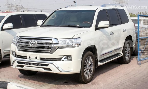 Buy Import Toyota Land Cruiser White Car in Import - Dubai in Malawi Buy Import Toyota Land Cruiser White Car in Import - Dubai in Malawi