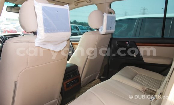 Buy Import Toyota Land Cruiser White Car in Import - Dubai in Malawi Buy Import Toyota Land Cruiser White Car in Import - Dubai in Malawi