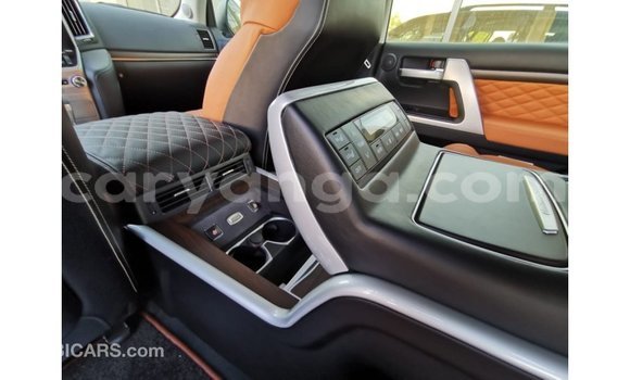 Acheter Import Voiture Toyota Land Cruiser Noir à Import - Dubai, Malawi Acheter Import Voiture Toyota Land Cruiser Noir à Import - Dubai, Malawi