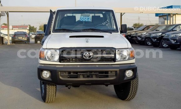 Buy Import Toyota Land Cruiser White Car in Import - Dubai in Malawi Buy Import Toyota Land Cruiser White Car in Import - Dubai in Malawi