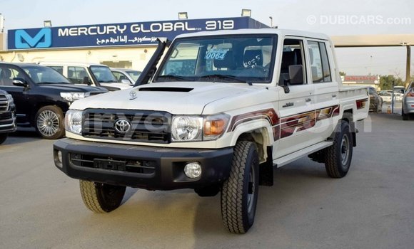 Buy Import Toyota Land Cruiser White Car in Import - Dubai in Malawi Buy Import Toyota Land Cruiser White Car in Import - Dubai in Malawi