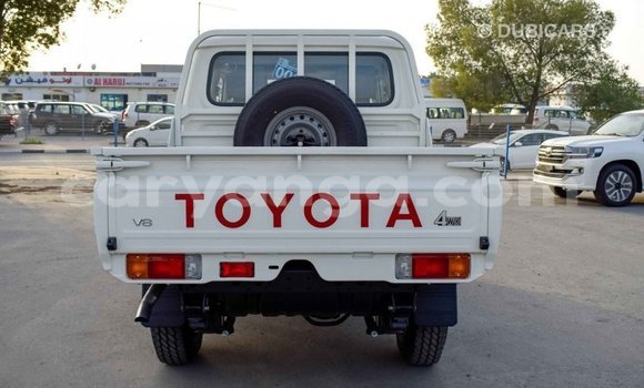 Buy Import Toyota Land Cruiser White Car in Import - Dubai in Malawi Buy Import Toyota Land Cruiser White Car in Import - Dubai in Malawi