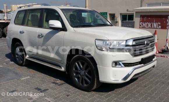Acheter Import Voiture Toyota Land Cruiser Blanc à Import - Dubai, Malawi Acheter Import Voiture Toyota Land Cruiser Blanc à Import - Dubai, Malawi