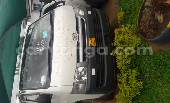 Buy Used Toyota 4Runner White Car in Lilongwe in Malawi Buy Used Toyota 4Runner White Car in Lilongwe in Malawi