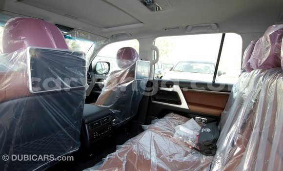 Acheter Import Voiture Toyota Land Cruiser Noir à Import - Dubai, Malawi Acheter Import Voiture Toyota Land Cruiser Noir à Import - Dubai, Malawi