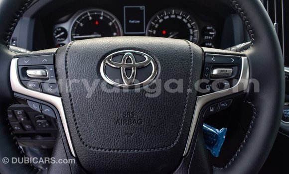 Acheter Import Voiture Toyota Land Cruiser Blanc à Import - Dubai, Malawi Acheter Import Voiture Toyota Land Cruiser Blanc à Import - Dubai, Malawi