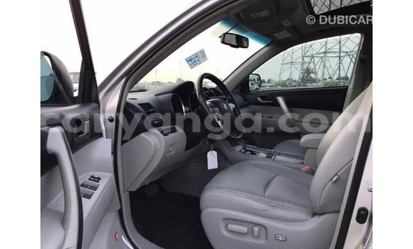 Nunua Imported Toyota Highlander Other Gari ndani ya Import - Dubai nchini Malawi Nunua Imported Toyota Highlander Other Gari ndani ya Import - Dubai nchini Malawi