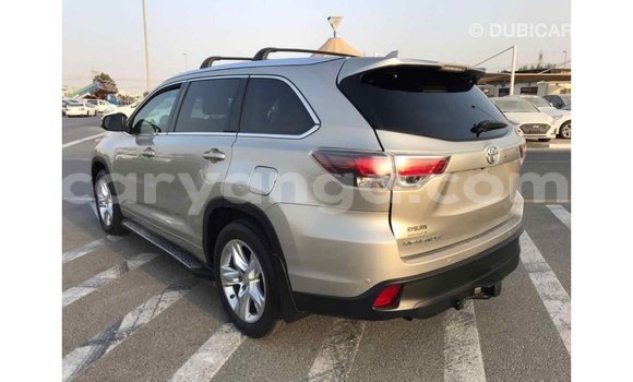 Nunua Imported Toyota Highlander Beige Gari ndani ya Import - Dubai nchini Malawi Nunua Imported Toyota Highlander Beige Gari ndani ya Import - Dubai nchini Malawi