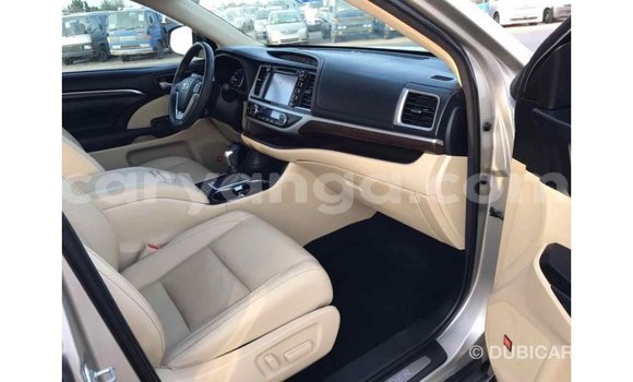 Nunua Imported Toyota Highlander Beige Gari ndani ya Import - Dubai nchini Malawi Nunua Imported Toyota Highlander Beige Gari ndani ya Import - Dubai nchini Malawi