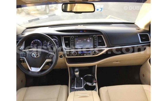 Nunua Imported Toyota Highlander Beige Gari ndani ya Import - Dubai nchini Malawi Nunua Imported Toyota Highlander Beige Gari ndani ya Import - Dubai nchini Malawi