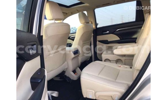 Nunua Imported Toyota Highlander Beige Gari ndani ya Import - Dubai nchini Malawi Nunua Imported Toyota Highlander Beige Gari ndani ya Import - Dubai nchini Malawi