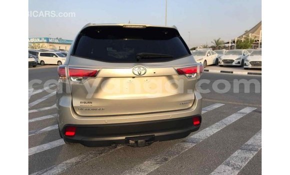 Nunua Imported Toyota Highlander Beige Gari ndani ya Import - Dubai nchini Malawi Nunua Imported Toyota Highlander Beige Gari ndani ya Import - Dubai nchini Malawi
