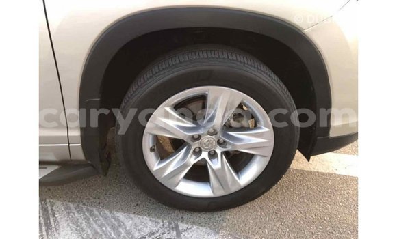 Nunua Imported Toyota Highlander Beige Gari ndani ya Import - Dubai nchini Malawi Nunua Imported Toyota Highlander Beige Gari ndani ya Import - Dubai nchini Malawi