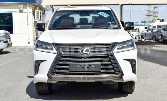 Acheter Import Voiture Lexus LX Blanc à Import - Dubai, Malawi Acheter Import Voiture Lexus LX Blanc à Import - Dubai, Malawi