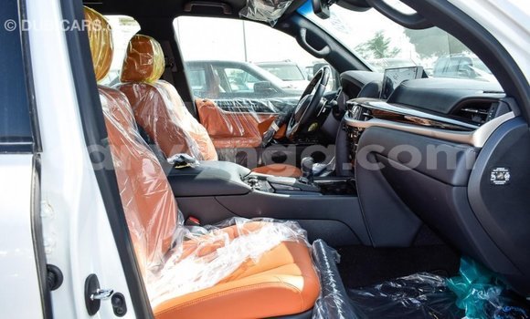 Acheter Import Voiture Lexus LX Blanc à Import - Dubai, Malawi Acheter Import Voiture Lexus LX Blanc à Import - Dubai, Malawi