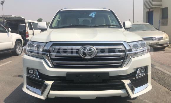 Buy Used Toyota Land Cruiser White Car in Dowa in Dowa Buy Used Toyota Land Cruiser White Car in Dowa in Dowa