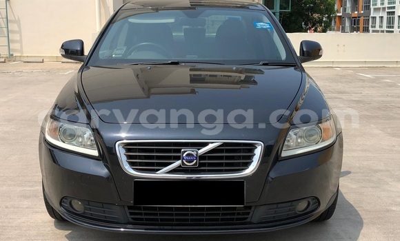 Buy Used Volvo V40 Black Car in Kasungu in Malawi