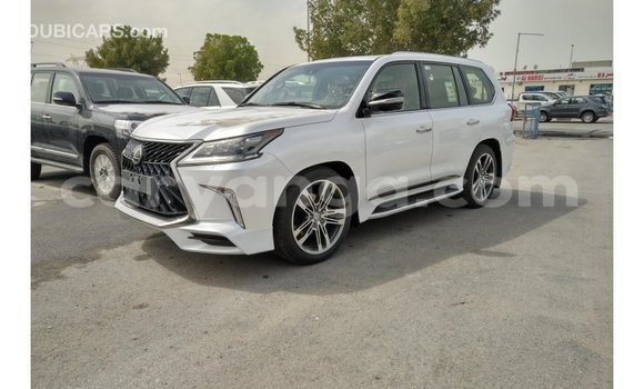 Acheter Import Voiture Lexus LX Blanc à Import - Dubai, Malawi Acheter Import Voiture Lexus LX Blanc à Import - Dubai, Malawi