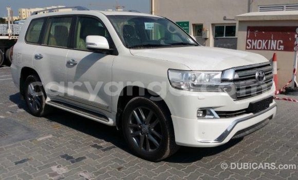 Acheter Import Voiture Toyota Land Cruiser Blanc à Import - Dubai, Malawi Acheter Import Voiture Toyota Land Cruiser Blanc à Import - Dubai, Malawi