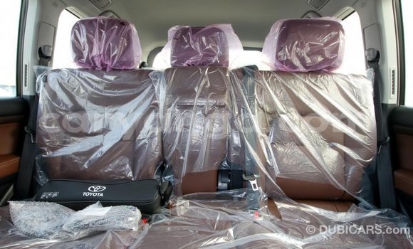 Acheter Import Voiture Toyota Land Cruiser Noir à Import - Dubai, Malawi Acheter Import Voiture Toyota Land Cruiser Noir à Import - Dubai, Malawi