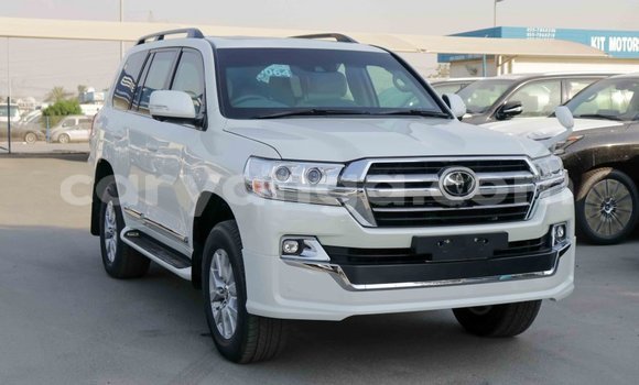 Acheter Import Voiture Toyota Land Cruiser Blanc à Import - Dubai, Malawi Acheter Import Voiture Toyota Land Cruiser Blanc à Import - Dubai, Malawi