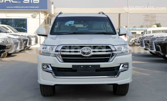 Acheter Import Voiture Toyota Land Cruiser Blanc à Import - Dubai, Malawi Acheter Import Voiture Toyota Land Cruiser Blanc à Import - Dubai, Malawi