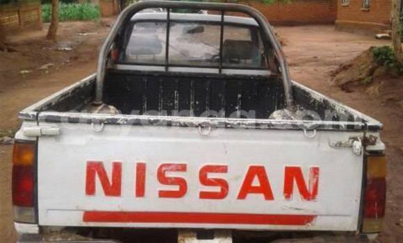 Nunua Ilio tumika Nissan Pickup White Gari ndani ya Limbe nchini Malawi