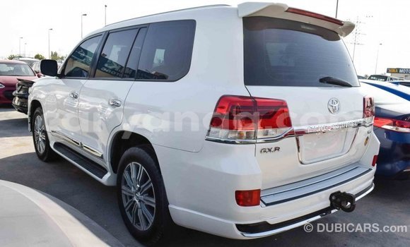 Nunua Imported Toyota Land Cruiser White Gari ndani ya Import - Dubai nchini Malawi Nunua Imported Toyota Land Cruiser White Gari ndani ya Import - Dubai nchini Malawi