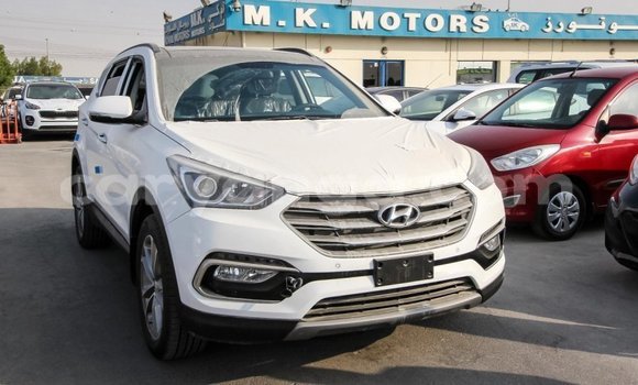 Nunua Imported Hyundai Santa Fe White Gari ndani ya Import - Dubai nchini Malawi Nunua Imported Hyundai Santa Fe White Gari ndani ya Import - Dubai nchini Malawi