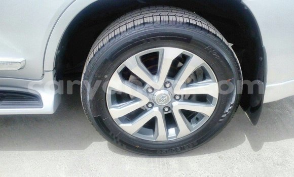 Acheter Import Voiture Toyota Land Cruiser Autre à Import - Dubai, Malawi Acheter Import Voiture Toyota Land Cruiser Autre à Import - Dubai, Malawi