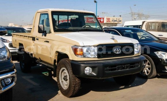 Buy Import Toyota Land Cruiser Beige Car in Import - Dubai in Malawi Buy Import Toyota Land Cruiser Beige Car in Import - Dubai in Malawi
