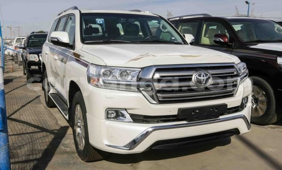 Buy Import Toyota Land Cruiser White Car in Import - Dubai in Malawi Buy Import Toyota Land Cruiser White Car in Import - Dubai in Malawi