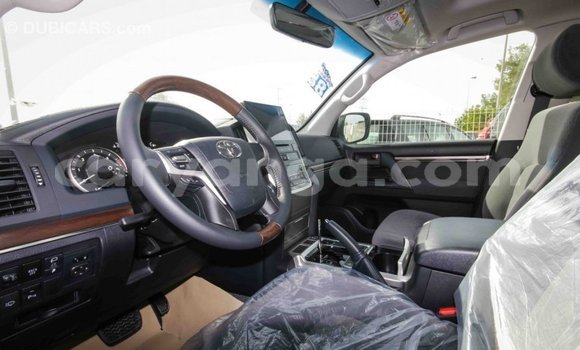 Buy Import Toyota Land Cruiser White Car in Import - Dubai in Malawi Buy Import Toyota Land Cruiser White Car in Import - Dubai in Malawi
