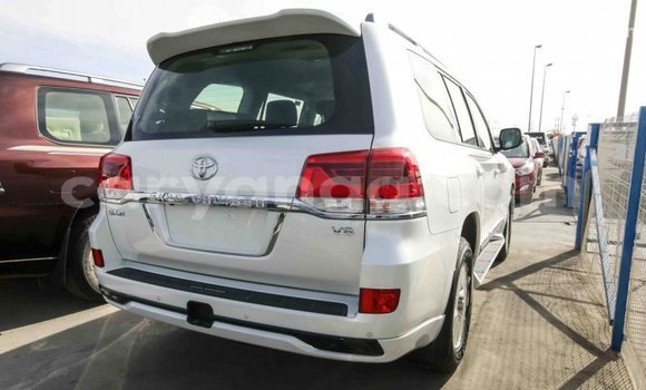 Buy Import Toyota Land Cruiser White Car in Import - Dubai in Malawi Buy Import Toyota Land Cruiser White Car in Import - Dubai in Malawi